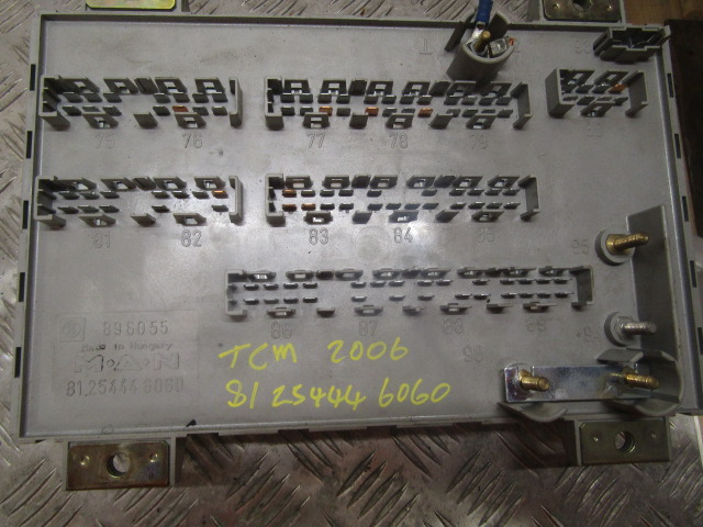 MAN TGA FUSEBOARD P/NO 81.25444.6060 - Sistema eléctrico para Camión: foto 3 MAN TGA FUSEBOARD P/NO 81.25444.6060 - Sistema eléctrico para Camión: foto 3