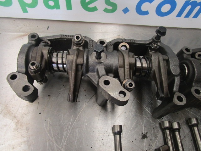 MAN TGL 7.5T ROCKER SHAFT & PUSHROD P/NO 51.04202-3083 - Motor y piezas para Camión: foto 2 MAN TGL 7.5T ROCKER SHAFT & PUSHROD P/NO 51.04202-3083 - Motor y piezas para Camión: foto 2