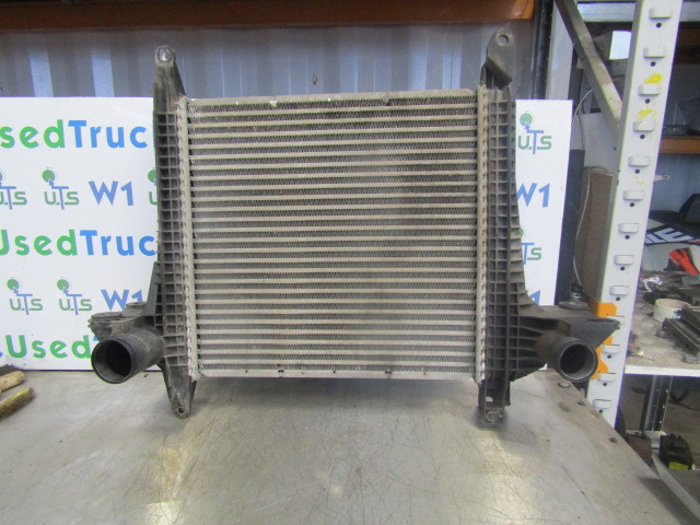 MAN TGL DO834 INTERCOOLER P/NO 81.06130.0228 - Motor y piezas para Camión: foto 1 MAN TGL DO834 INTERCOOLER P/NO 81.06130.0228 - Motor y piezas para Camión: foto 1