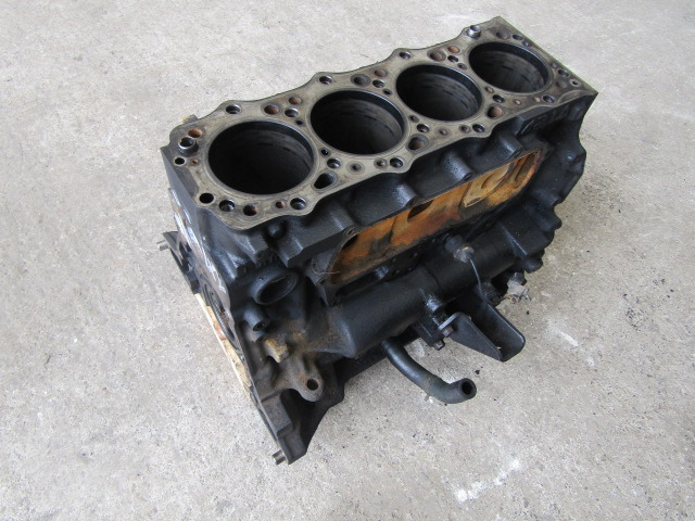 MITSUBISHI 4M42 STD BLOCK - Motor y piezas para Camión: foto 1 MITSUBISHI 4M42 STD BLOCK - Motor y piezas para Camión: foto 1