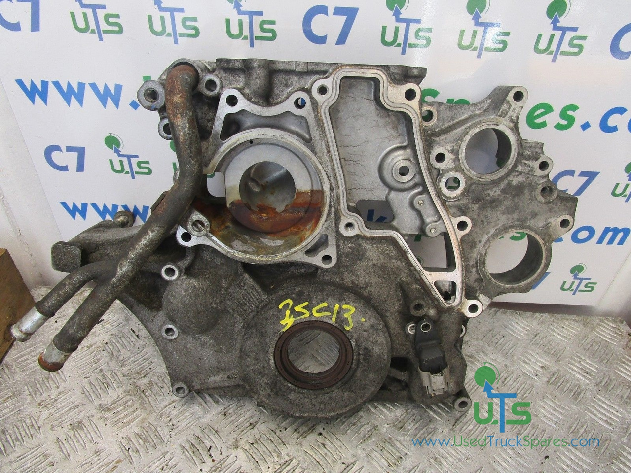 MITSUBISHI CANTER 35C13 FRONT TIMING COVER - Motor y piezas para Camión: foto 1 MITSUBISHI CANTER 35C13 FRONT TIMING COVER - Motor y piezas para Camión: foto 1