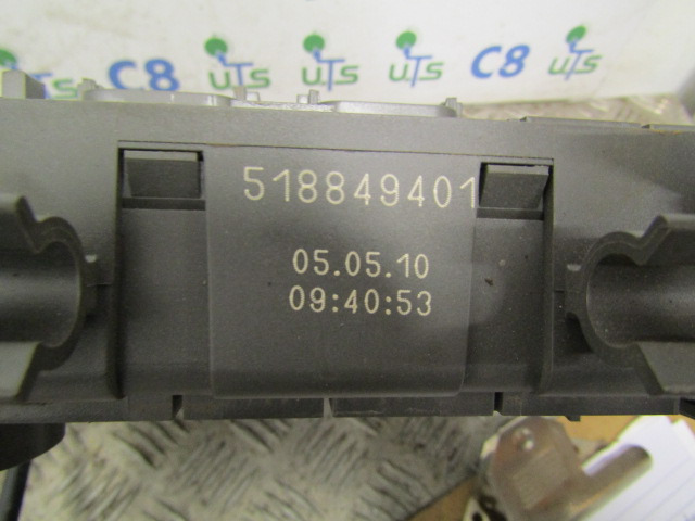 RENAULT MIDLUM DXI FUSEBOARD P/NO 518849401 - Sistema eléctrico para Camión: foto 2 RENAULT MIDLUM DXI FUSEBOARD P/NO 518849401 - Sistema eléctrico para Camión: foto 2