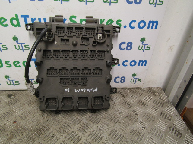 RENAULT MIDLUM DXI FUSEBOARD P/NO 518849401 - Sistema eléctrico para Camión: foto 3 RENAULT MIDLUM DXI FUSEBOARD P/NO 518849401 - Sistema eléctrico para Camión: foto 3