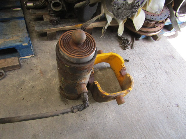 UNDERFLOOR TIPPING RAM 6 STAGE REMOVED FOR 2019 VOLVO FE 18TON TIPPER - Hidráulica para Camión: foto 2 UNDERFLOOR TIPPING RAM 6 STAGE REMOVED FOR 2019 VOLVO FE 18TON TIPPER - Hidráulica para Camión: foto 2