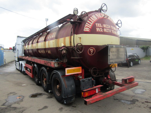 VACUUM TANKER TRAILER TRI AXLE 1996 STEEL TANK FITTED WITH 3CYL PERKINS DONKEY ENGINE - Semirremolque cisterna: foto 3 VACUUM TANKER TRAILER TRI AXLE 1996 STEEL TANK FITTED WITH 3CYL PERKINS DONKEY ENGINE - Semirremolque cisterna: foto 3