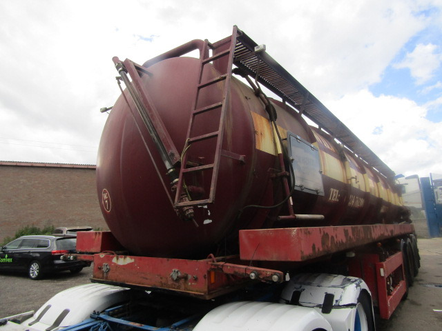 VACUUM TANKER TRAILER TRI AXLE 1996 STEEL TANK FITTED WITH 3CYL PERKINS DONKEY ENGINE - Semirremolque cisterna: foto 5 VACUUM TANKER TRAILER TRI AXLE 1996 STEEL TANK FITTED WITH 3CYL PERKINS DONKEY ENGINE - Semirremolque cisterna: foto 5