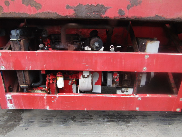 VACUUM TANKER TRAILER TRI AXLE 1996 STEEL TANK FITTED WITH 3CYL PERKINS DONKEY ENGINE - Semirremolque cisterna: foto 2 VACUUM TANKER TRAILER TRI AXLE 1996 STEEL TANK FITTED WITH 3CYL PERKINS DONKEY ENGINE - Semirremolque cisterna: foto 2