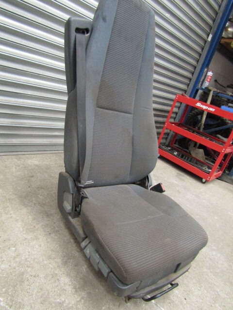 VOLVO FE DRIVER SEAT (AIR) SUITS 2007/13 - Cabina e interior para Camión: foto 3 VOLVO FE DRIVER SEAT (AIR) SUITS 2007/13 - Cabina e interior para Camión: foto 3