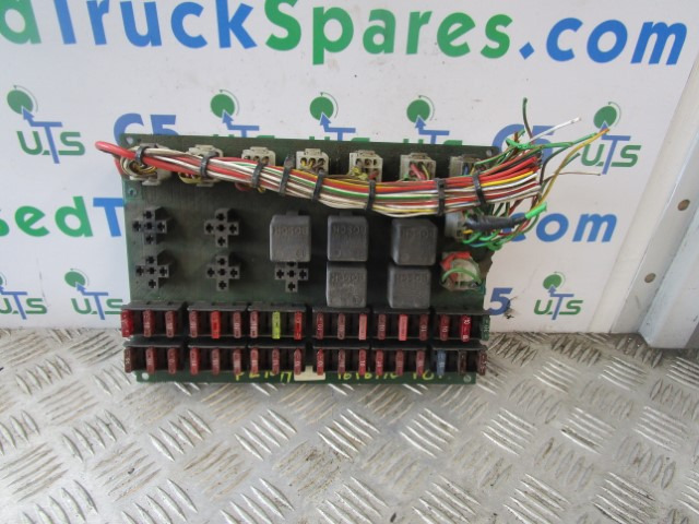 VOLVO FL10/FL7 FUSEBOARD 1618770-P01 - Sistema eléctrico para Camión: foto 1 VOLVO FL10/FL7 FUSEBOARD 1618770-P01 - Sistema eléctrico para Camión: foto 1