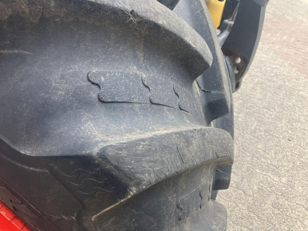 Fendt 724 PROFI PLUS - Tractor: foto 2 Fendt 724 PROFI PLUS - Tractor: foto 2