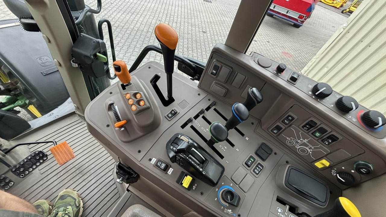 John Deere 6120M 4298L - Tractor municipal: foto 5 John Deere 6120M 4298L - Tractor municipal: foto 5