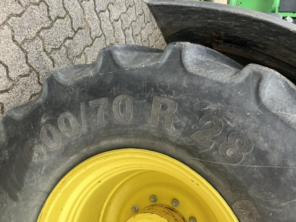 John Deere 6215R - Tractor: foto 4 John Deere 6215R - Tractor: foto 4