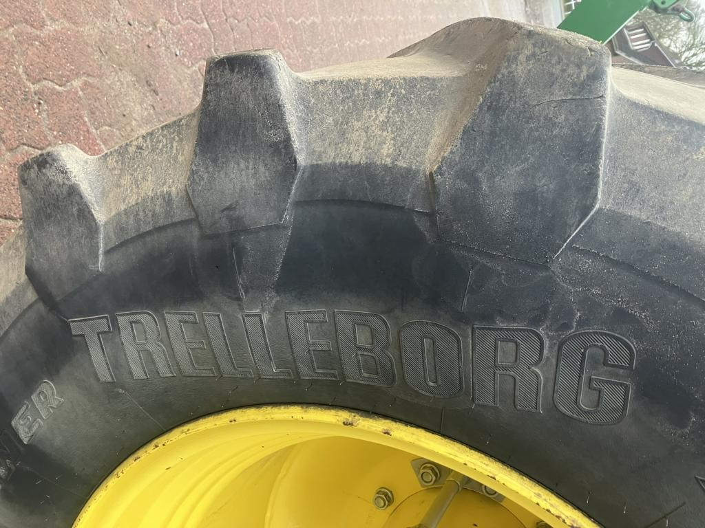 John Deere 6215R - Tractor: foto 3 John Deere 6215R - Tractor: foto 3