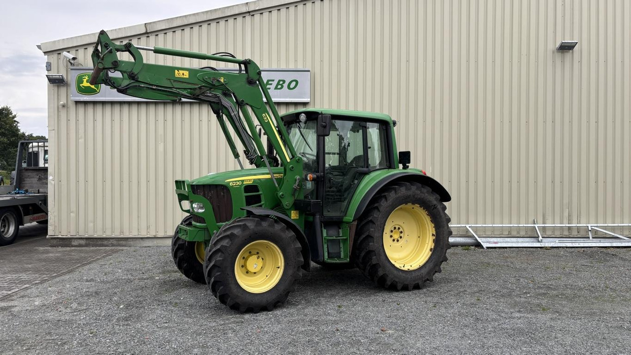 John Deere 6230 PREMIUM - Tractor: foto 1 John Deere 6230 PREMIUM - Tractor: foto 1