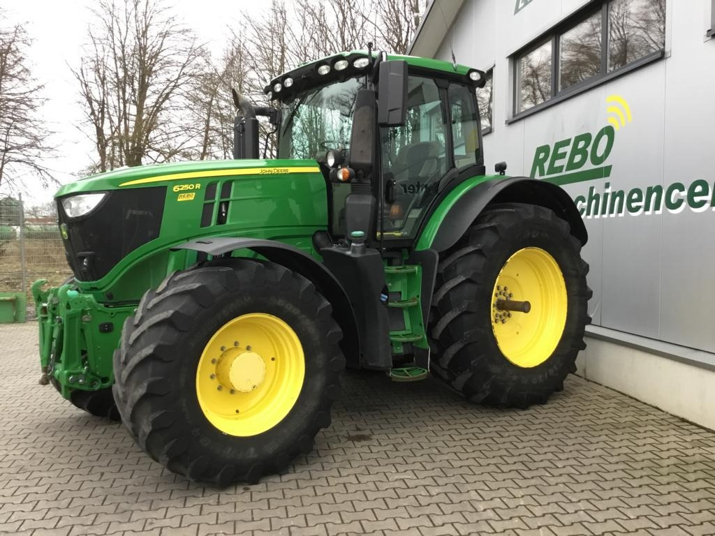 John Deere 6250R - Tractor: foto 1 John Deere 6250R - Tractor: foto 1