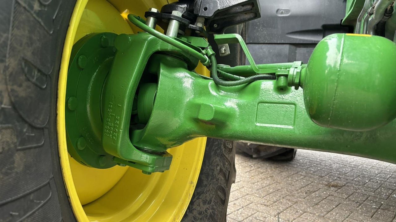 Tractor nuevo John Deere 6R215: foto 22 Tractor nuevo John Deere 6R215: foto 22