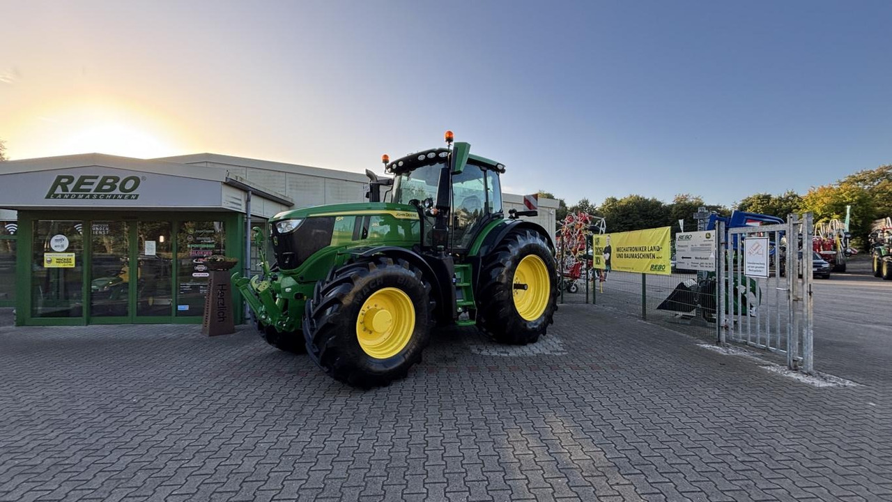 John Deere 6R250 - Tractor: foto 1 John Deere 6R250 - Tractor: foto 1