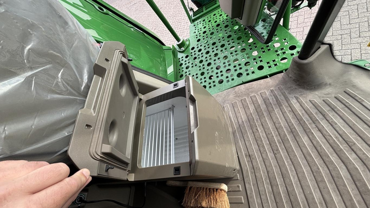 John Deere MÄHDRESCHER T5700 MY25 - Cosechadora de granos: foto 3 John Deere MÄHDRESCHER T5700 MY25 - Cosechadora de granos: foto 3