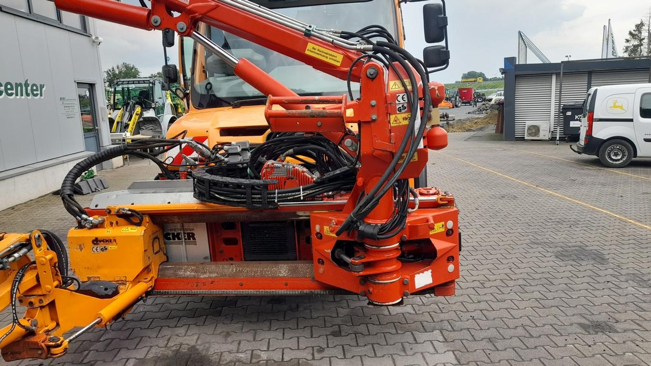 Mercedes-Benz UNIMOG U 527 - Vehículo municipal: foto 2 Mercedes-Benz UNIMOG U 527 - Vehículo municipal: foto 2