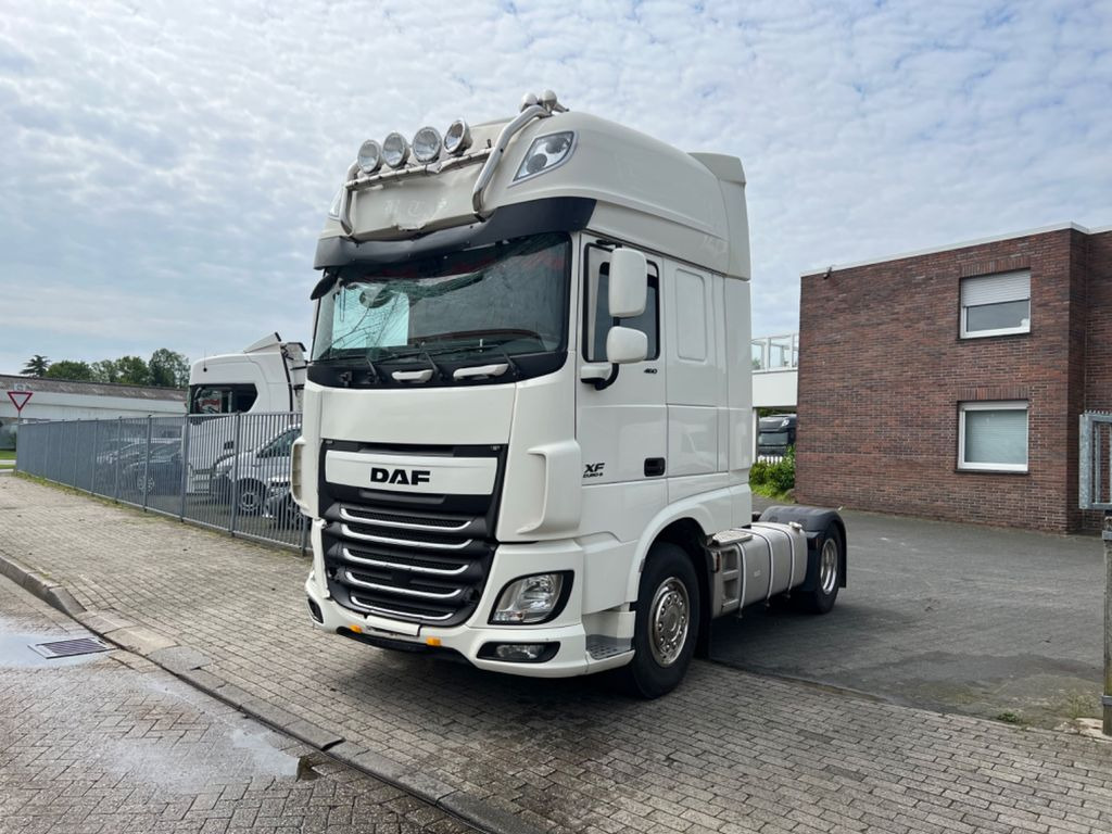 DAF XF 460 2016 Superspacecab Intarder - Cabeza tractora: foto 1 DAF XF 460 2016 Superspacecab Intarder - Cabeza tractora: foto 1