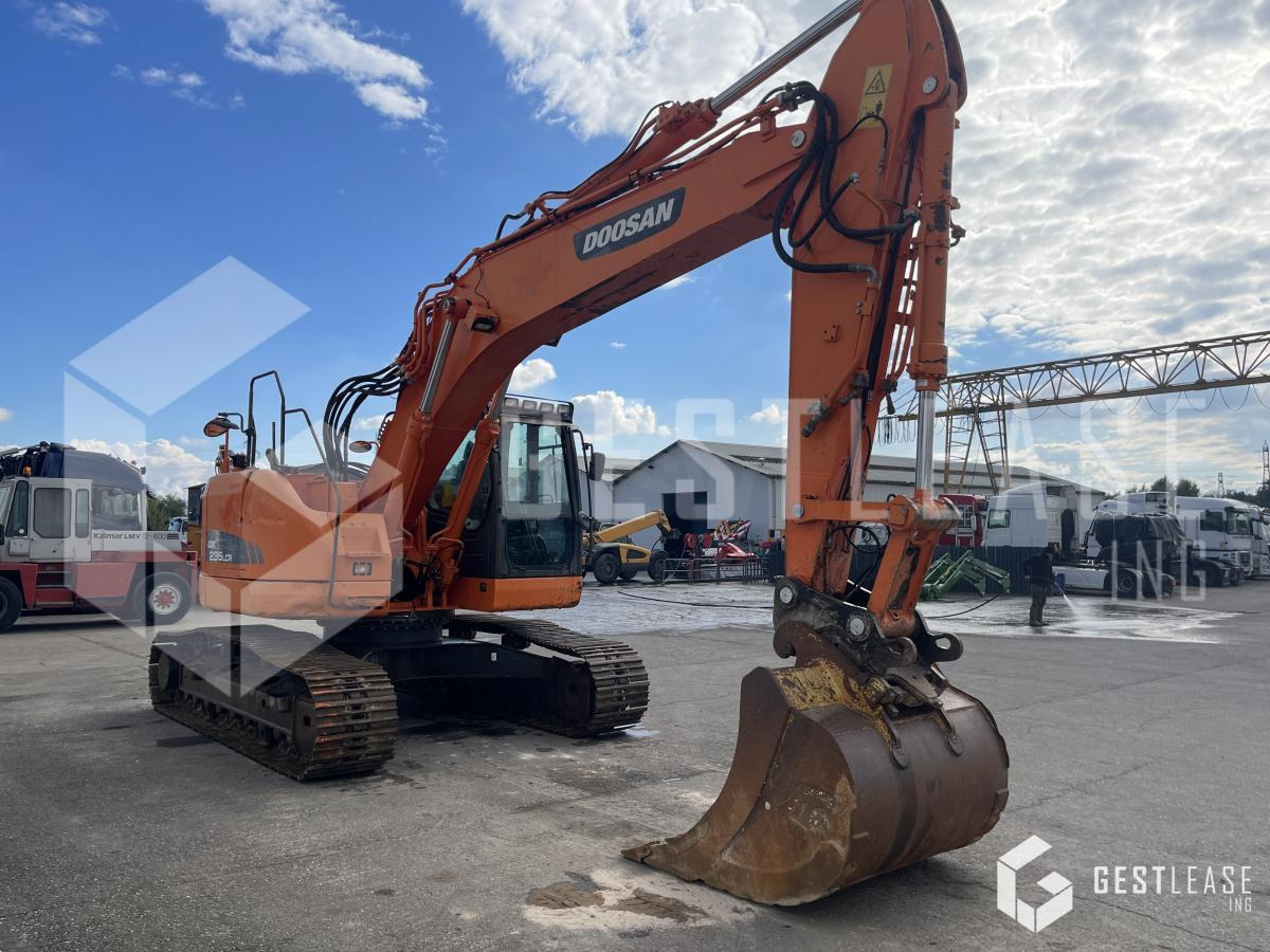 Doosan DX235LC - Excavadora de cadenas: foto 4 Doosan DX235LC - Excavadora de cadenas: foto 4