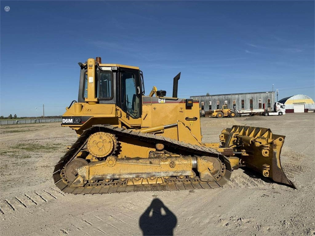 CAT D6M LGP - Bulldozer: foto 2 CAT D6M LGP - Bulldozer: foto 2