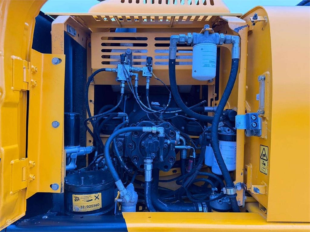 Excavadora de cadenas JCB JC 220 LCT4: foto 11