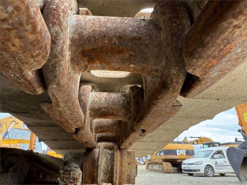 Excavadora de cadenas JCB JS 220 LC: foto 17