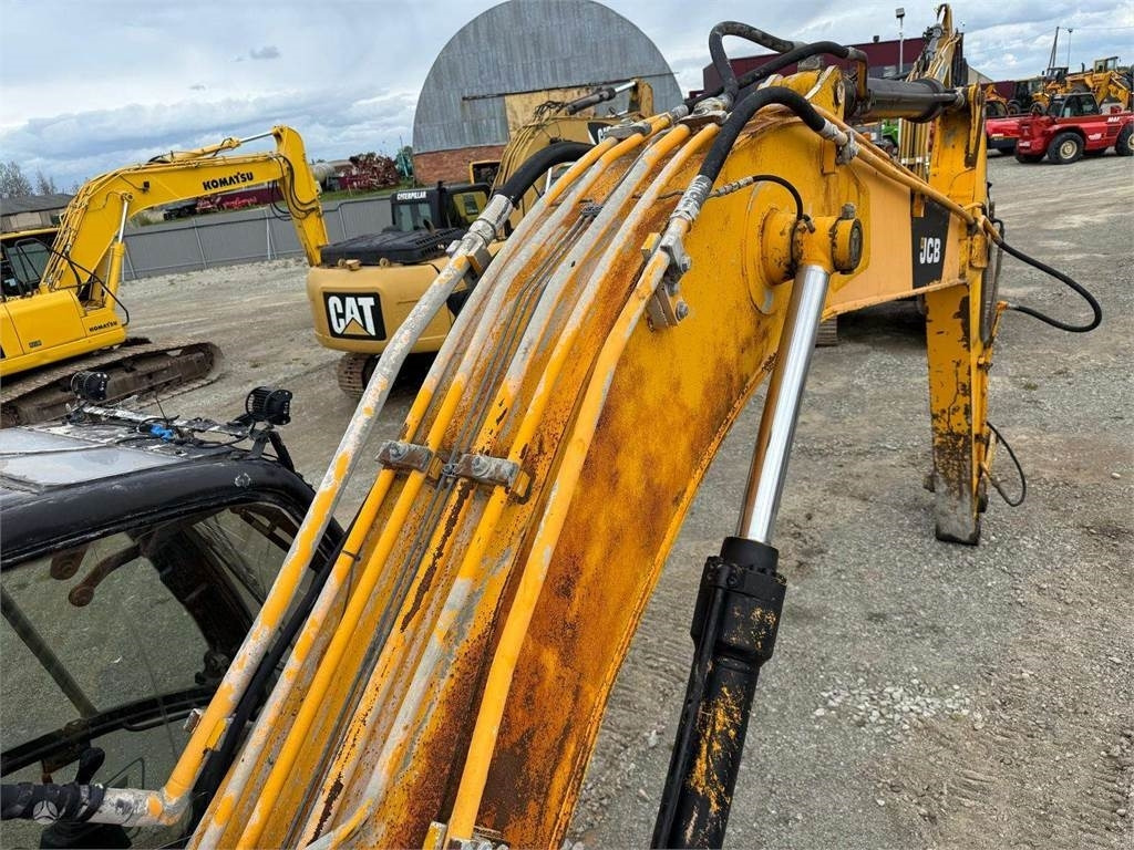 Excavadora de cadenas JCB JS 220 LC: foto 14