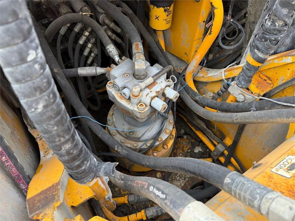 Excavadora de cadenas JCB JS 220 LC: foto 12