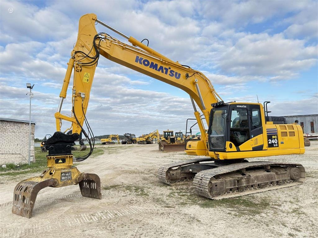 Komatsu PC 240 LC-11 - Excavadora de cadenas: foto 1 Komatsu PC 240 LC-11 - Excavadora de cadenas: foto 1