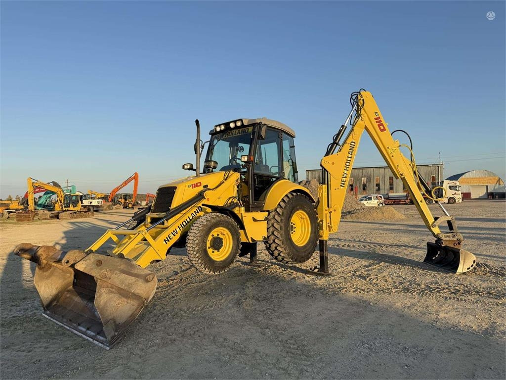 New Holland B 110-4PT , 2 quick couplers - Retroexcavadora: foto 1 New Holland B 110-4PT , 2 quick couplers - Retroexcavadora: foto 1