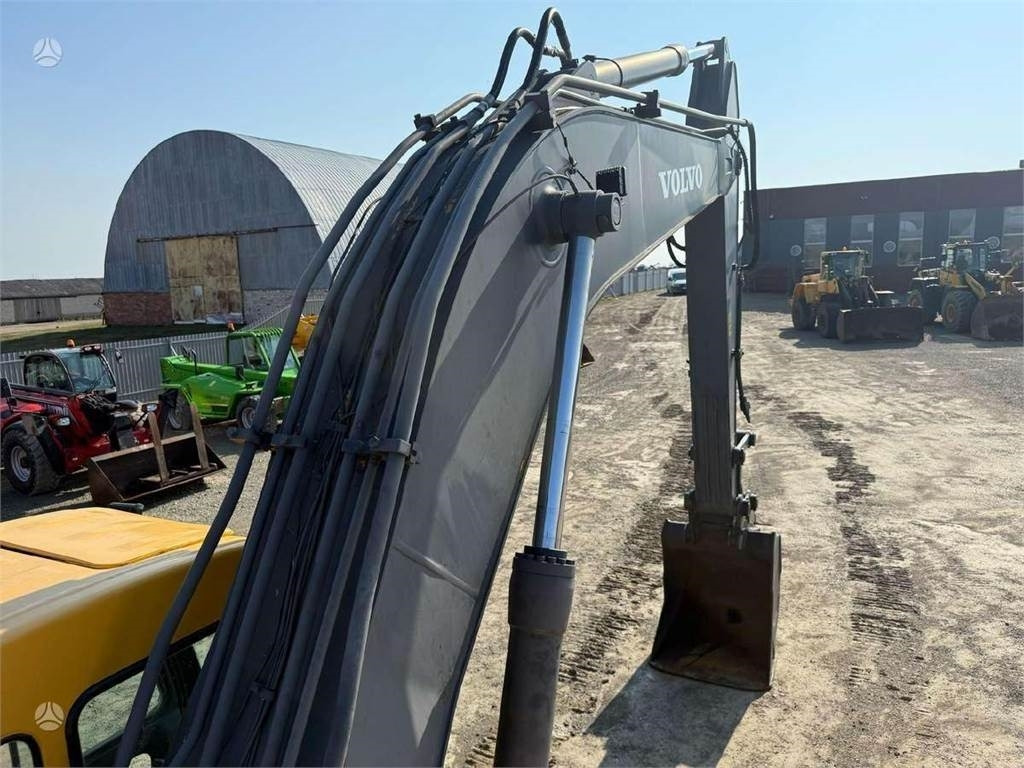 Excavadora de cadenas Volvo EC 240 LC: foto 18