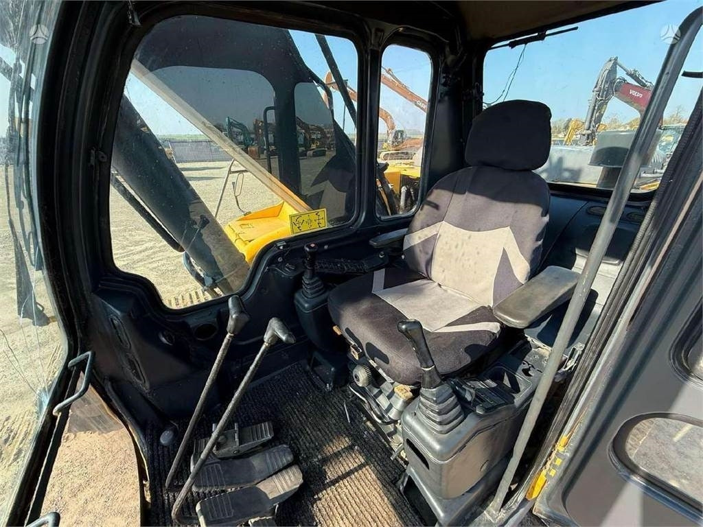 Excavadora de cadenas Volvo EC 240 LC: foto 24