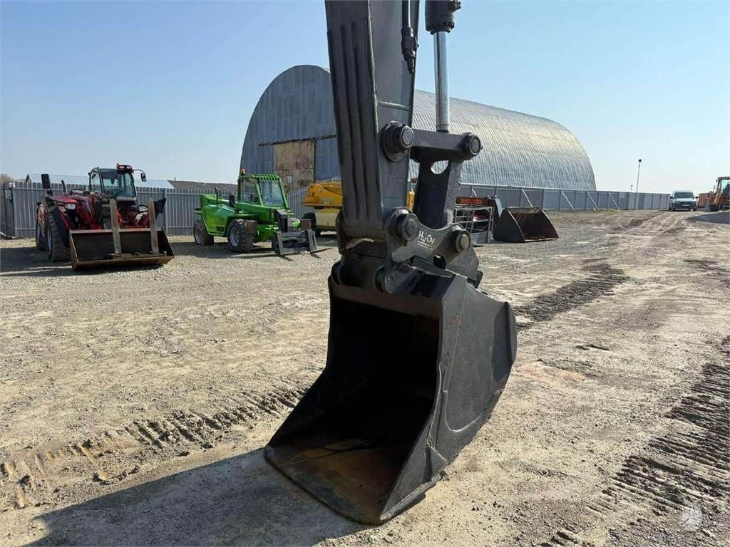 Excavadora de cadenas Volvo EC 240 LC: foto 8