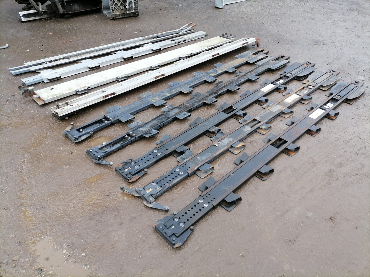 KRONE Haagise tugipostid 515068374 - Pieza universal para Camión: foto 1 KRONE Haagise tugipostid 515068374 - Pieza universal para Camión: foto 1