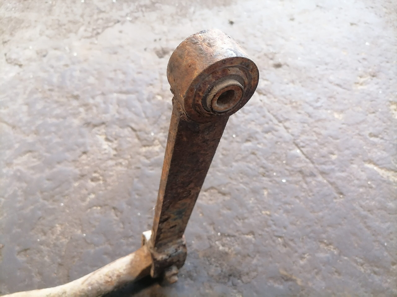 MAN Anti-roll bar 81437156074 - Barra estabilizadora para Camión: foto 4 MAN Anti-roll bar 81437156074 - Barra estabilizadora para Camión: foto 4