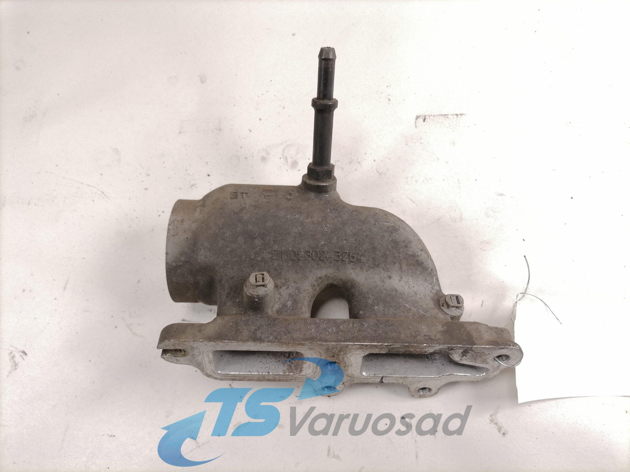 MAN Coolant pipe connection 51063023264 - Sistema de refrigeración para Camión: foto 3 MAN Coolant pipe connection 51063023264 - Sistema de refrigeración para Camión: foto 3