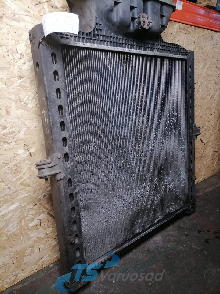 MAN Cooling radiator 81061016477 - Radiador para Camión: foto 3 MAN Cooling radiator 81061016477 - Radiador para Camión: foto 3