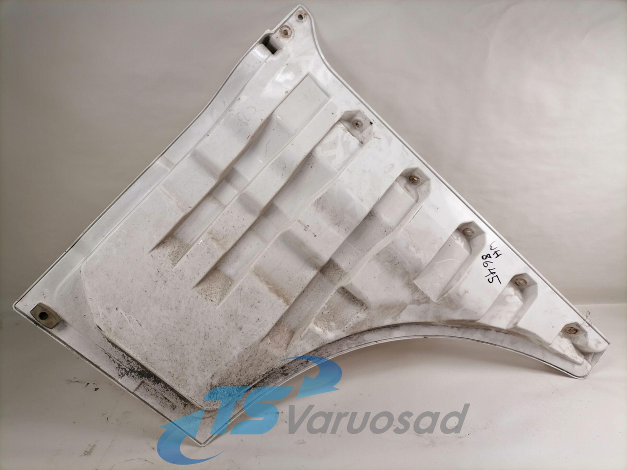 MAN Ukse pikendus, parem 81626100018 - Puerta y piezas para Camión: foto 4 MAN Ukse pikendus, parem 81626100018 - Puerta y piezas para Camión: foto 4