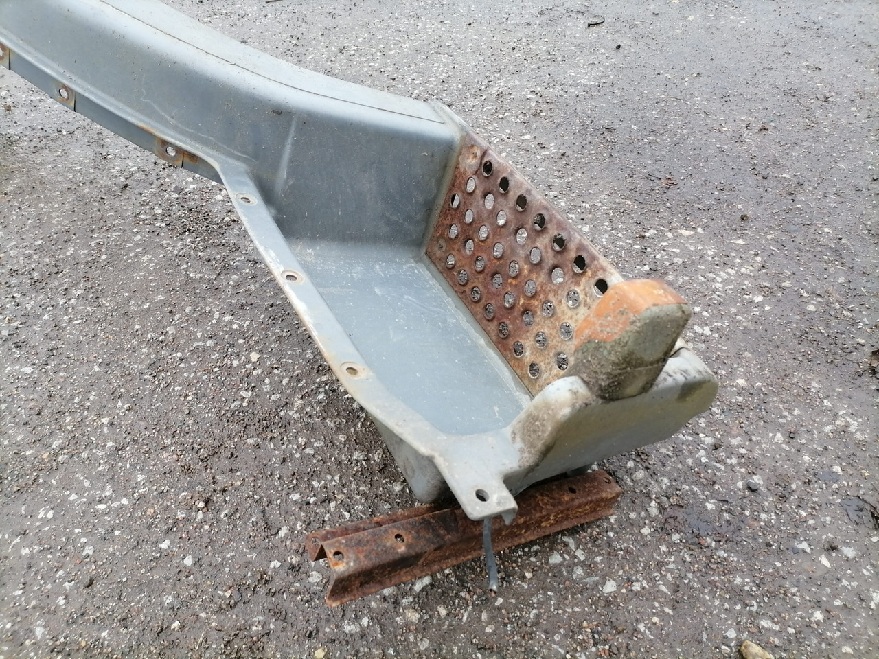 MB Astmelaua plastik 9736602601 - Peldaño para Camión: foto 5 MB Astmelaua plastik 9736602601 - Peldaño para Camión: foto 5