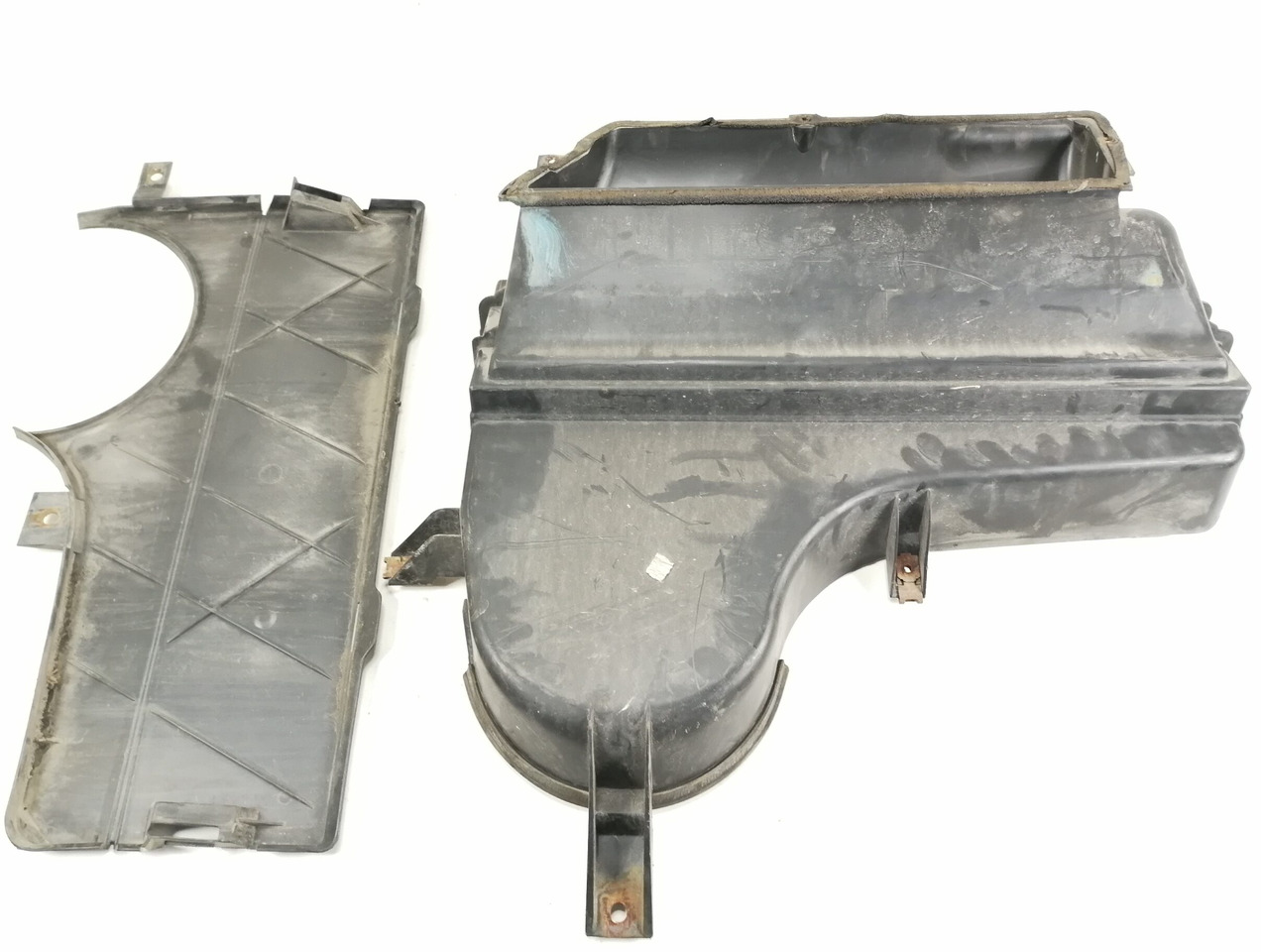 Pieza universal para Camión MB Salongi õhufiltri korpus A9738360240: foto 6