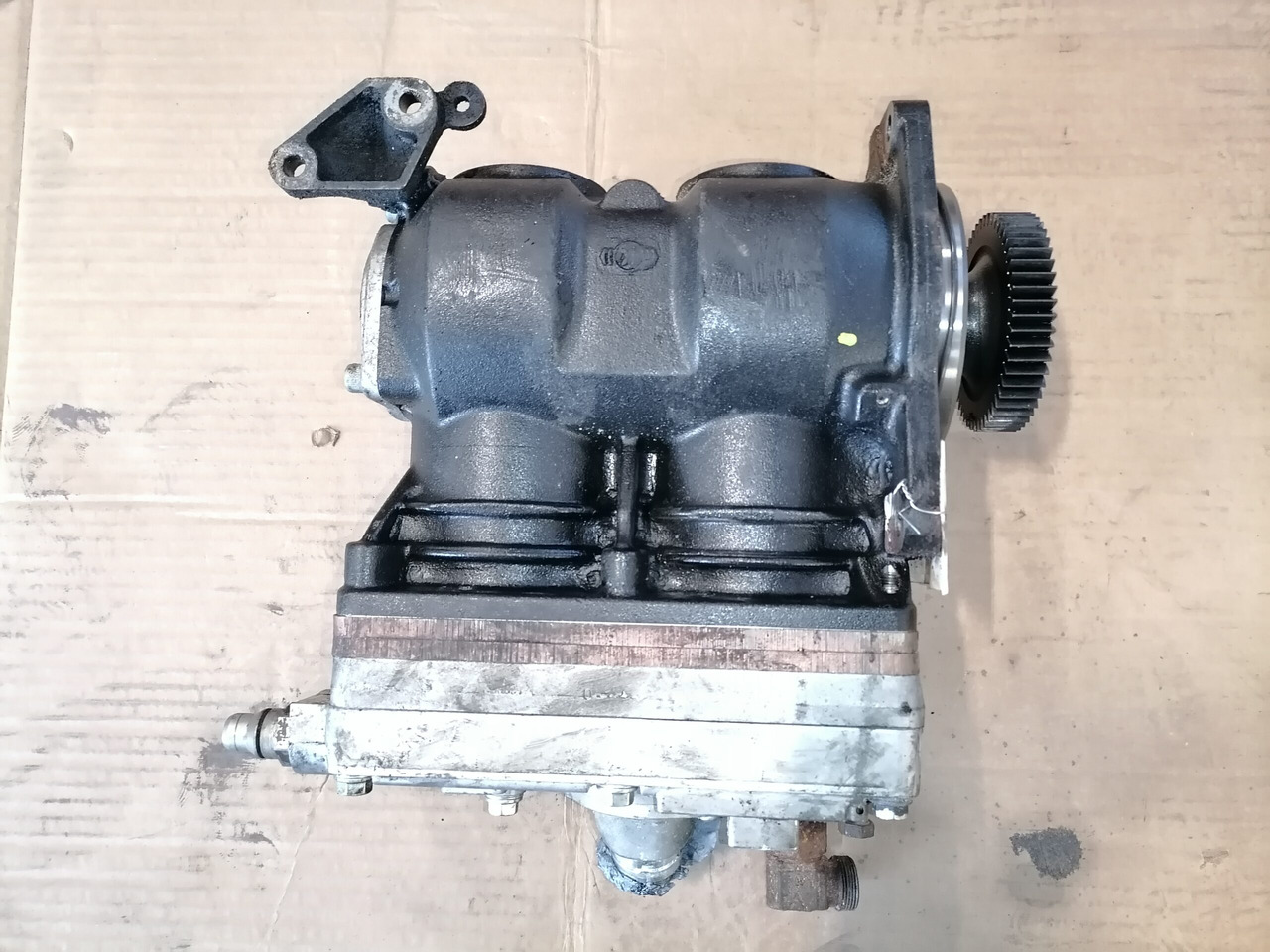 Mercedes-Benz Air compressor K165523N00 - Compresor para Camión: foto 3 Mercedes-Benz Air compressor K165523N00 - Compresor para Camión: foto 3