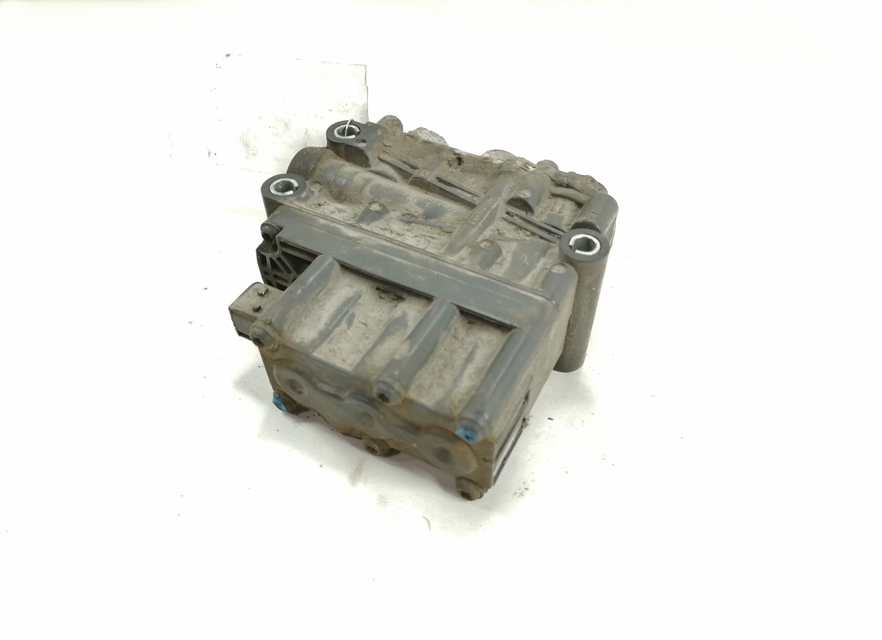 Mercedes-Benz Air suspension control valve, ECAS A0013271325 - Válvula de freno para Camión: foto 2 Mercedes-Benz Air suspension control valve, ECAS A0013271325 - Válvula de freno para Camión: foto 2