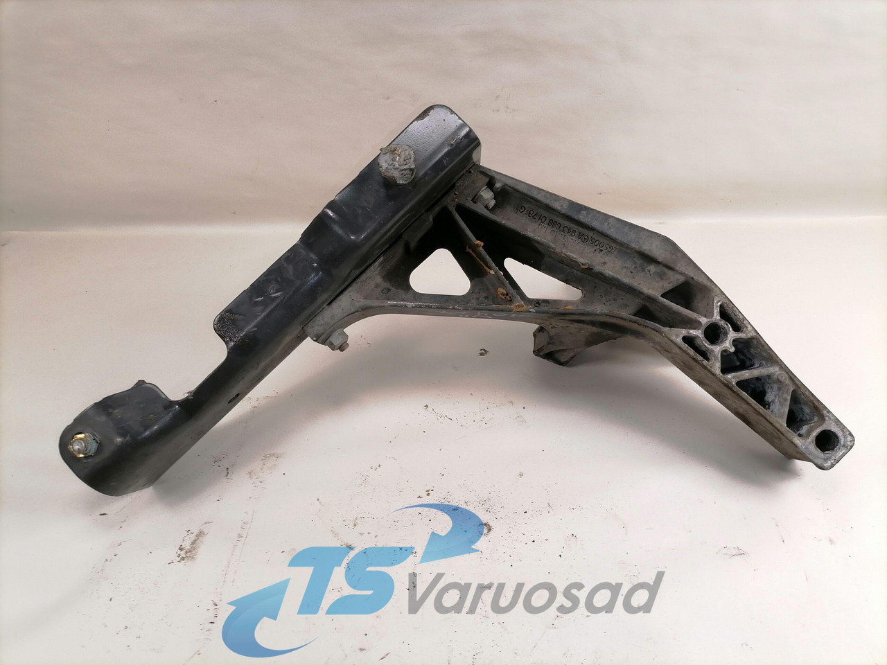 Mercedes-Benz Bummmmper bracket A9436660178 - Parachoques para Camión: foto 2 Mercedes-Benz Bummmmper bracket A9436660178 - Parachoques para Camión: foto 2