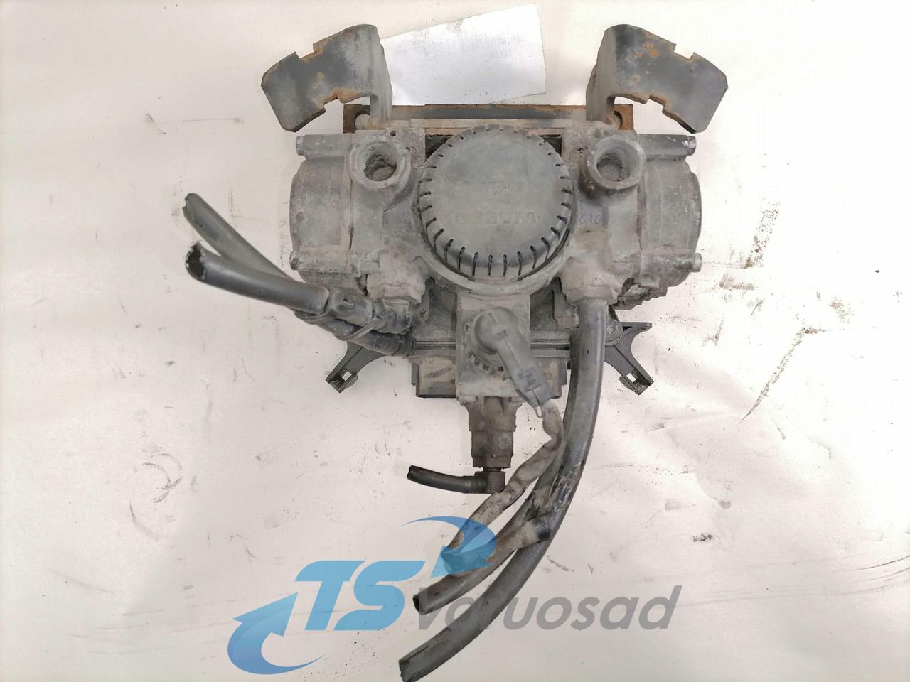 Mercedes-Benz Rear axel brake pressure control valve 4801050060 - Válvula de freno para Camión: foto 2 Mercedes-Benz Rear axel brake pressure control valve 4801050060 - Válvula de freno para Camión: foto 2