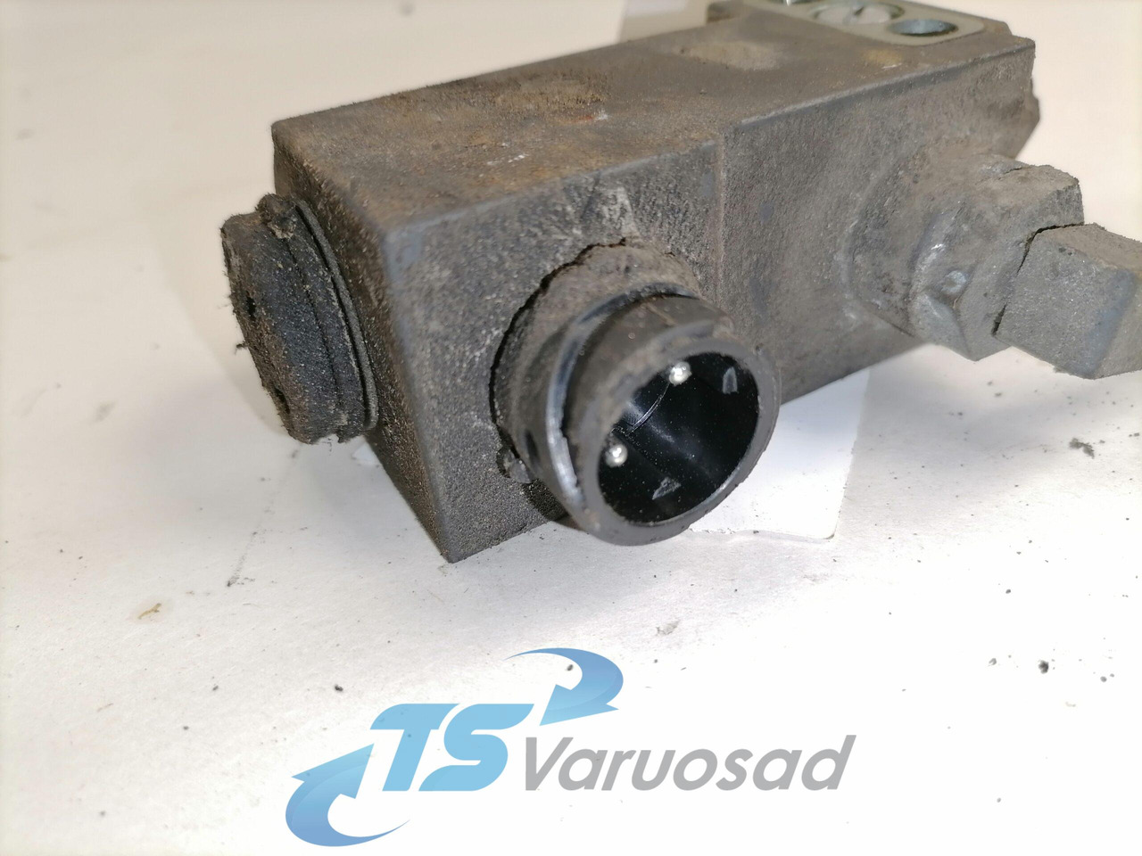 Mercedes-Benz Solenoid valve A0049978536 - Válvula de freno para Camión: foto 3 Mercedes-Benz Solenoid valve A0049978536 - Válvula de freno para Camión: foto 3
