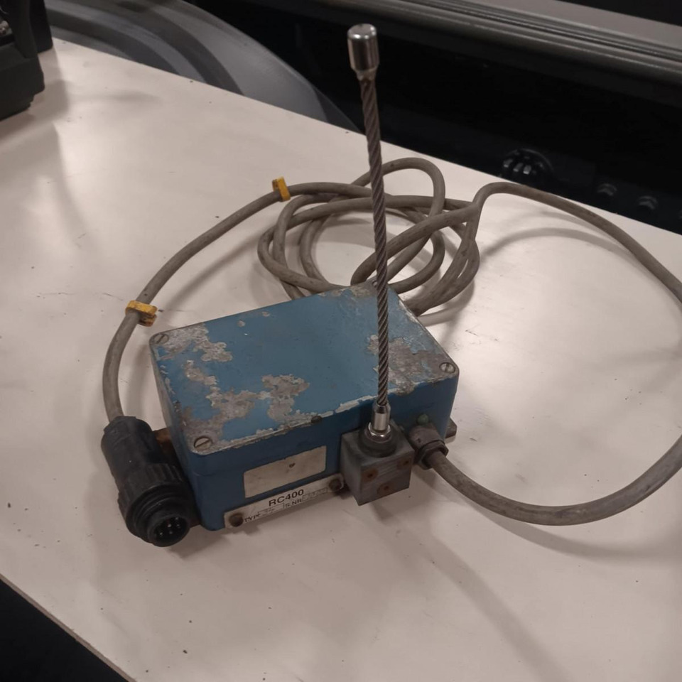 SCANRECO SCANRECO RC400 remote + receiver RC400 - Hidráulica para Camión: foto 2 SCANRECO SCANRECO RC400 remote + receiver RC400 - Hidráulica para Camión: foto 2