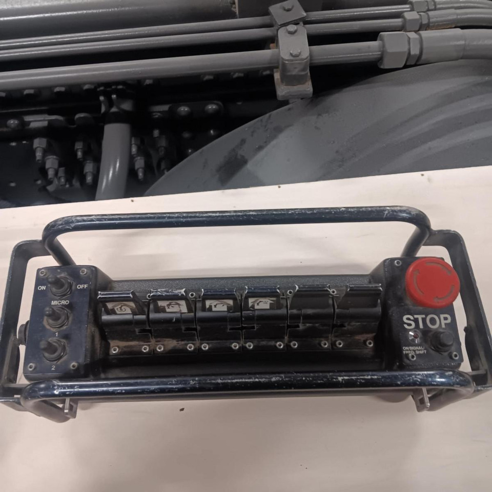 SCANRECO SCANRECO RC400 remote + receiver RC400 - Hidráulica para Camión: foto 3 SCANRECO SCANRECO RC400 remote + receiver RC400 - Hidráulica para Camión: foto 3