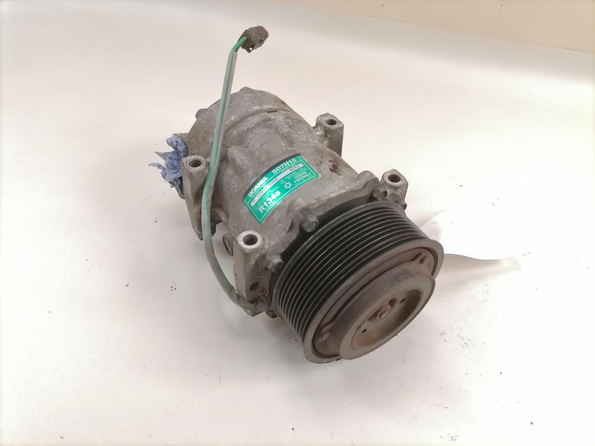 Scania A/C compressor 2564093 - Calefacción/ Ventilación para Camión: foto 2 Scania A/C compressor 2564093 - Calefacción/ Ventilación para Camión: foto 2